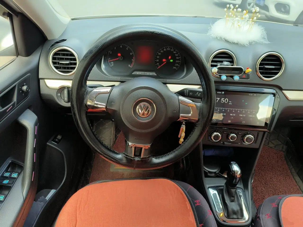 Volkswagen Jetta 2015 Value Edition 1.6L Automatic Fashion Version — миниатюра 11