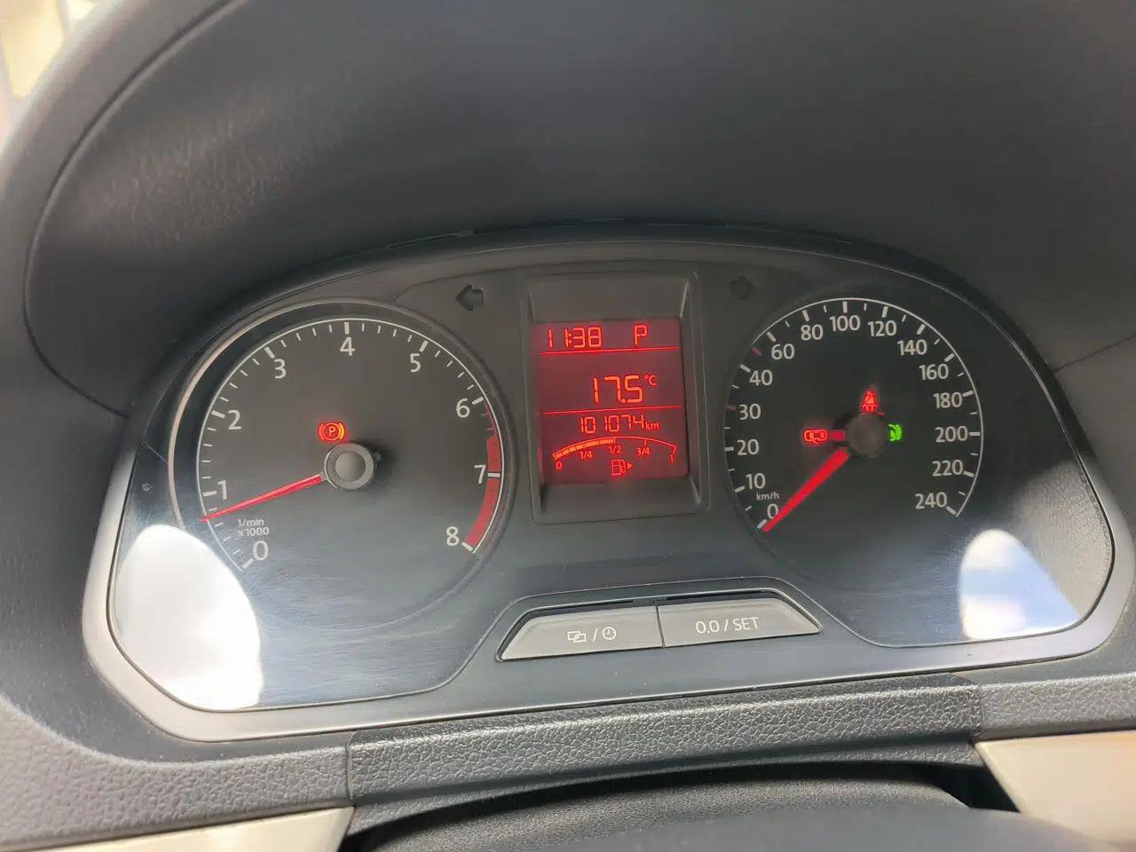 Volkswagen Jetta 2015 Value Edition 1.6L Automatic Fashion Version — миниатюра 12