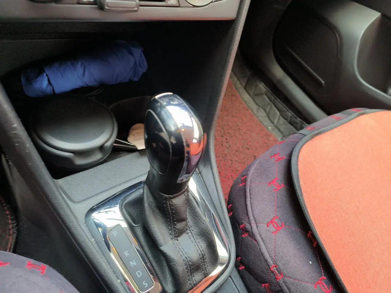 Volkswagen Jetta 2015 Value Edition 1.6L Automatic Fashion Version — миниатюра 15