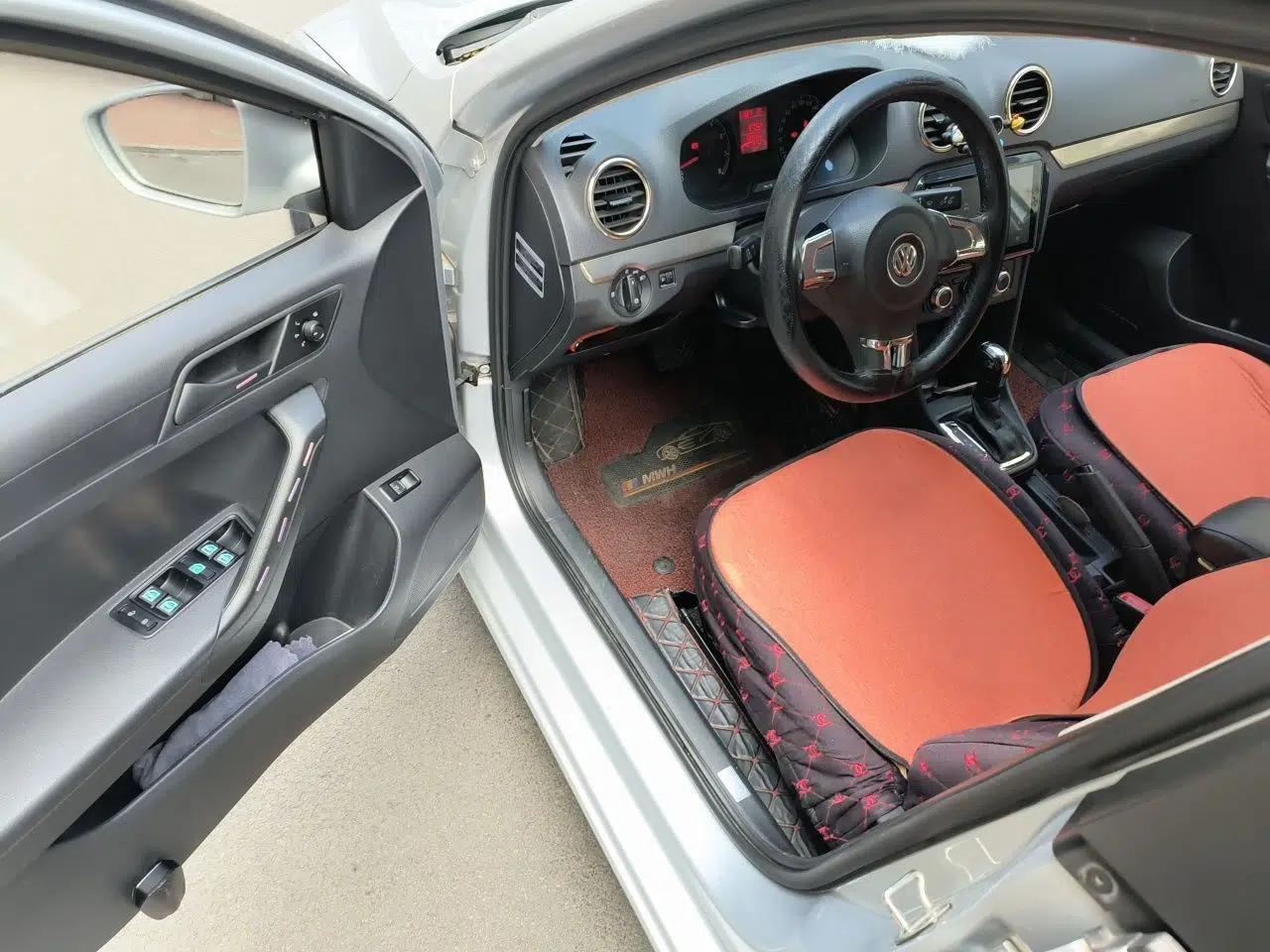 Volkswagen Jetta 2015 Value Edition 1.6L Automatic Fashion Version — миниатюра 17