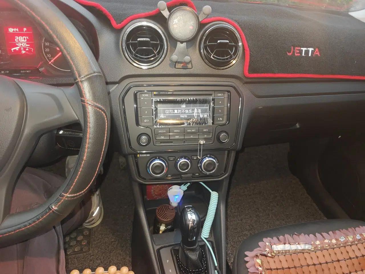 Volkswagen Jetta 2017 1.5L Automatic Fashion Model — миниатюра 14