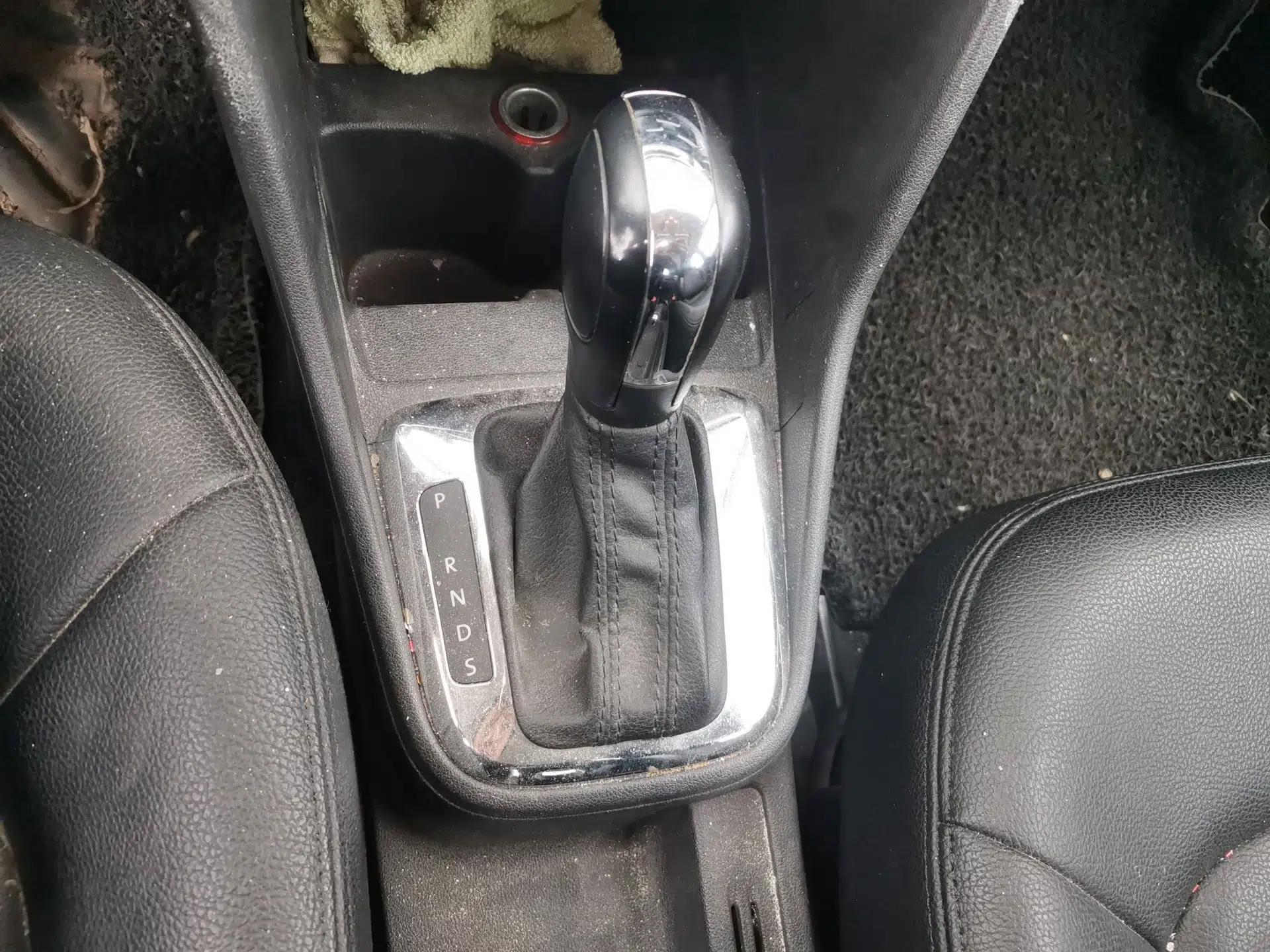 Volkswagen Jetta 2015 Value Edition 1.6L Automatic Comfort Version — миниатюра 15
