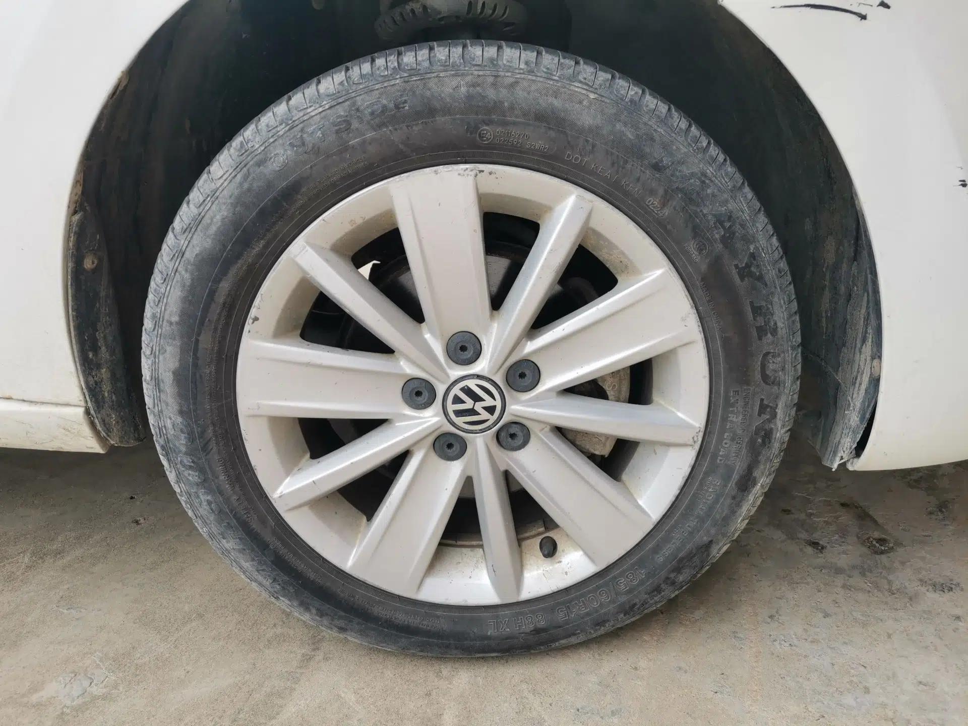 Volkswagen Jetta 2015 Value Edition 1.6L Automatic Comfort Version — миниатюра 8