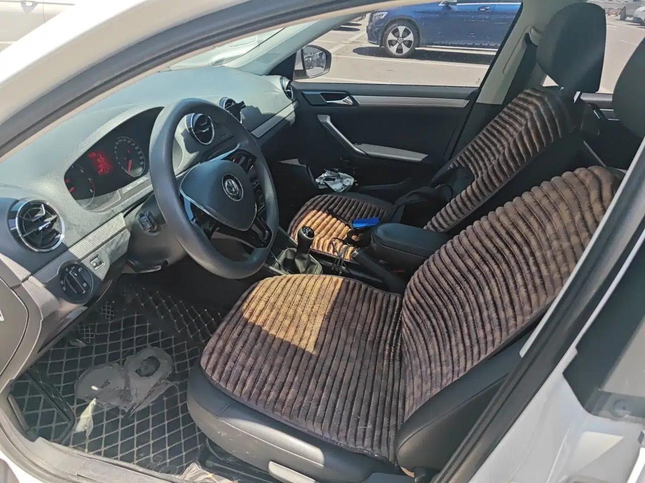 Volkswagen Jetta 2017 1.5L Manual Comfort Model — миниатюра 16