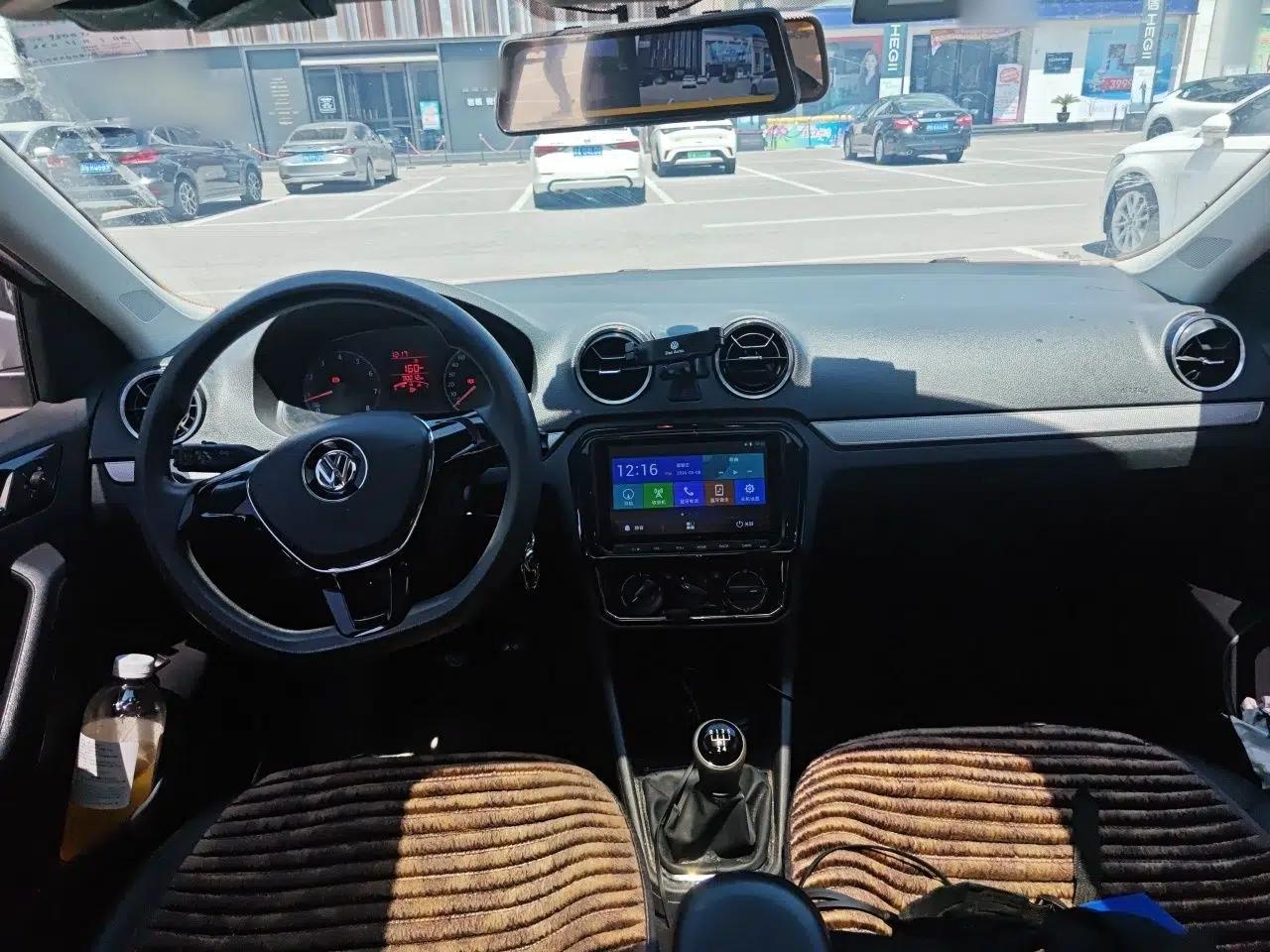 Volkswagen Jetta 2017 1.5L Manual Comfort Model — миниатюра 10