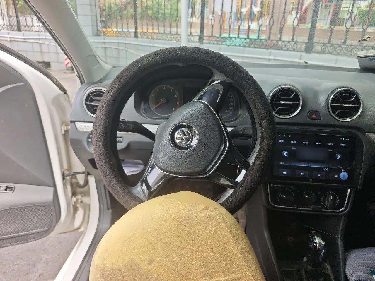 Volkswagen Jetta 2017 1.5L Automatic Comfort Model — миниатюра 11