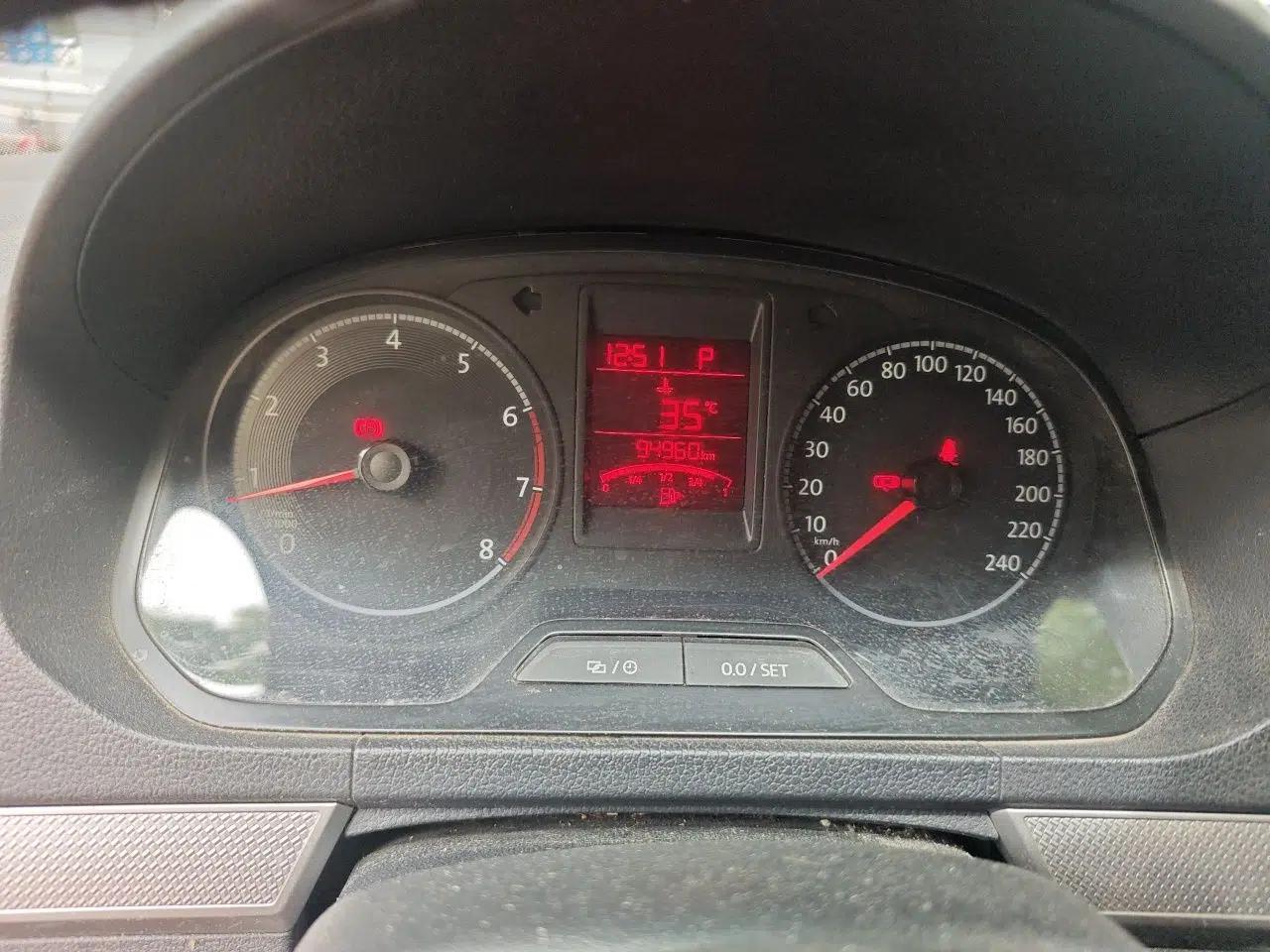 Volkswagen Jetta 2017 1.5L Automatic Comfort Model — миниатюра 12