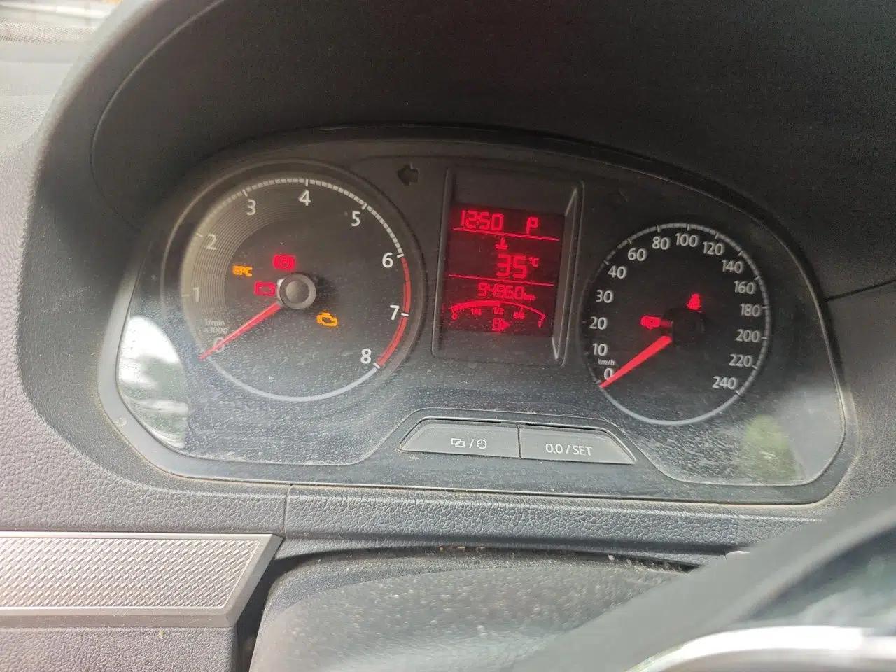Volkswagen Jetta 2017 1.5L Automatic Comfort Model — миниатюра 13