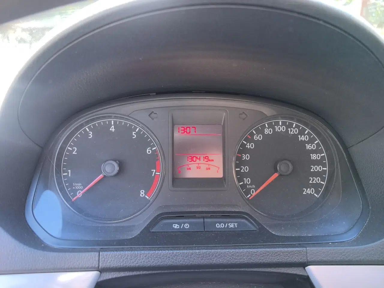 Volkswagen Jetta 2015 Zhuihui Edition 1.6L Manual Comfort Model — миниатюра 12