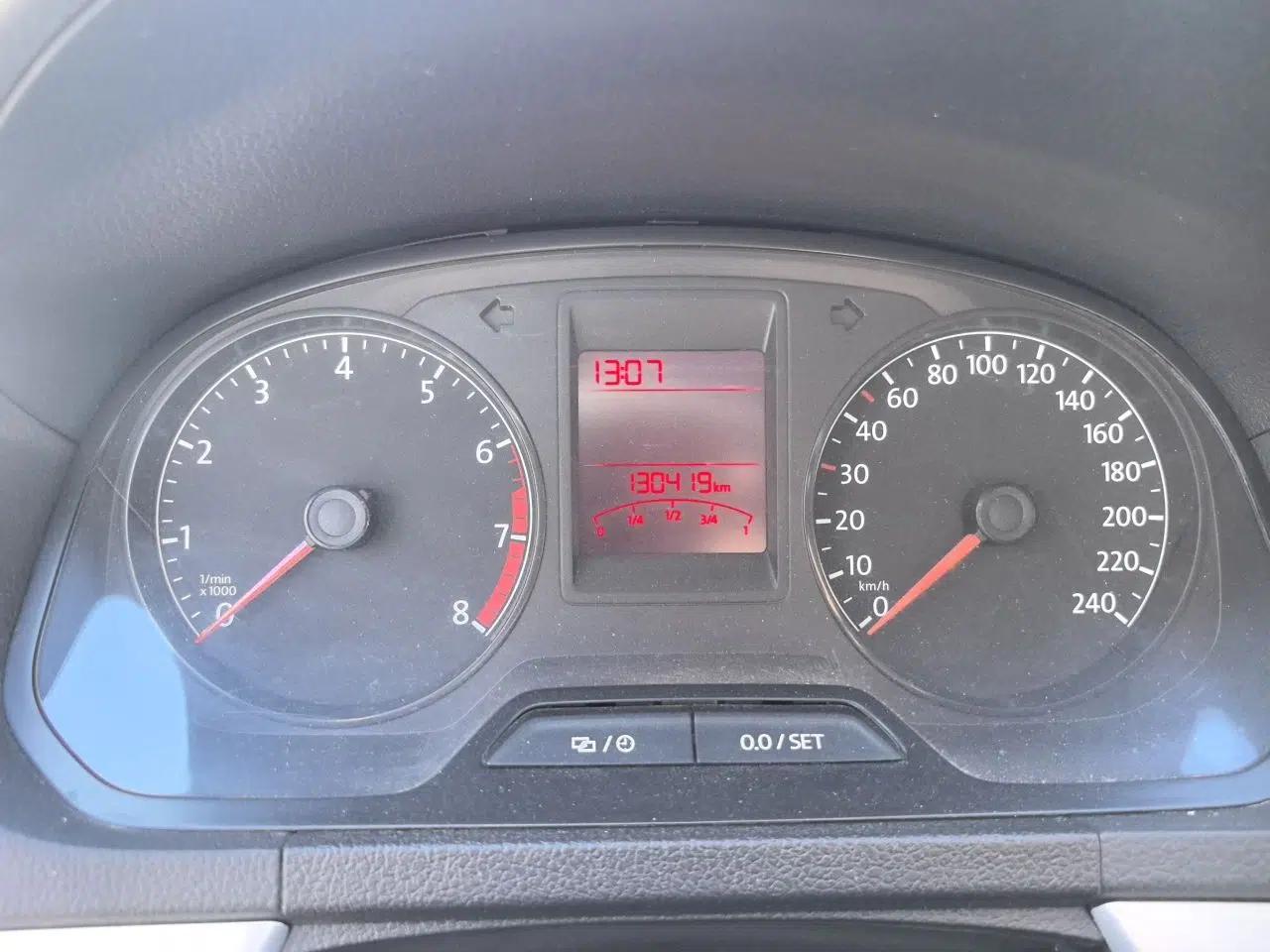 Volkswagen Jetta 2015 Zhuihui Edition 1.6L Manual Comfort Model — миниатюра 13