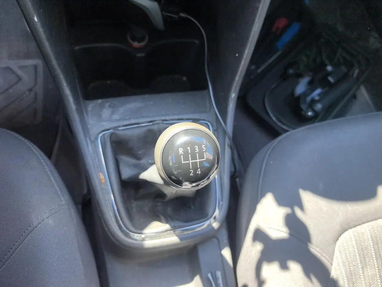Volkswagen Jetta 2015 Zhuihui Edition 1.6L Manual Comfort Model — миниатюра 15