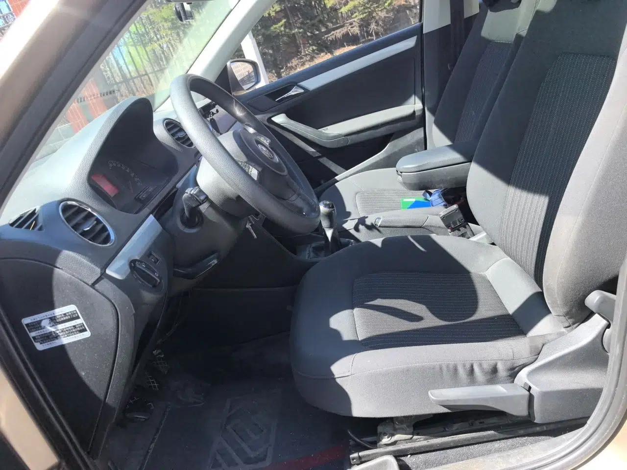 Volkswagen Jetta 2015 Zhuihui Edition 1.6L Manual Comfort Model — миниатюра 16