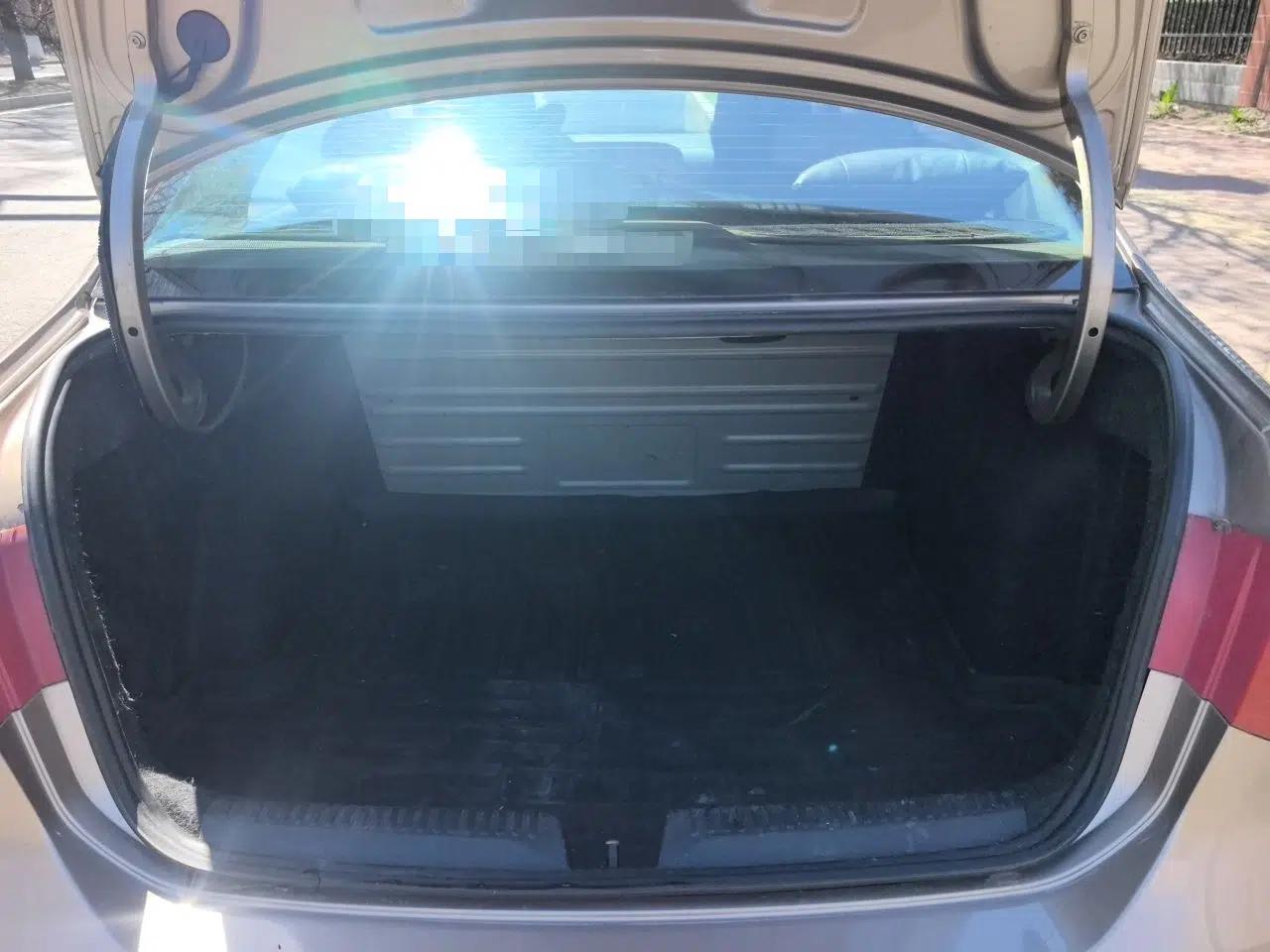 Volkswagen Jetta 2015 Zhuihui Edition 1.6L Manual Comfort Model — миниатюра 20