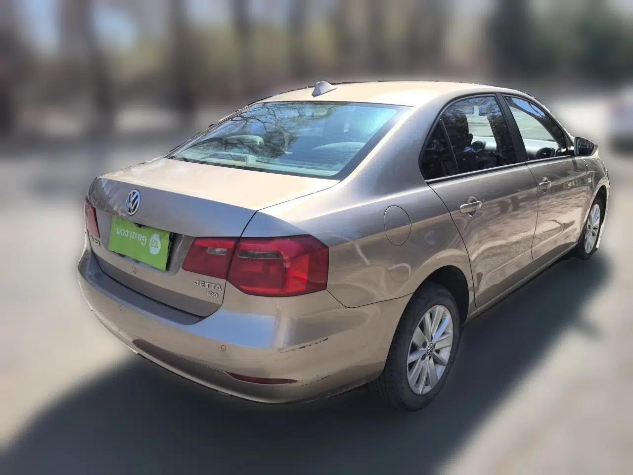 Volkswagen Jetta 2015 Zhuihui Edition 1.6L Manual Comfort Model — миниатюра 6