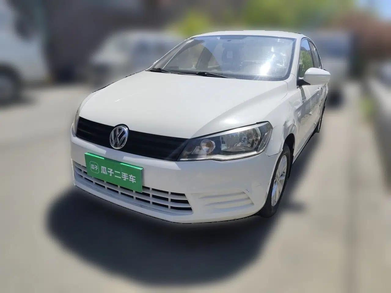 Volkswagen Jetta 2013 1.6L Manual Fashion Edition — миниатюра 1