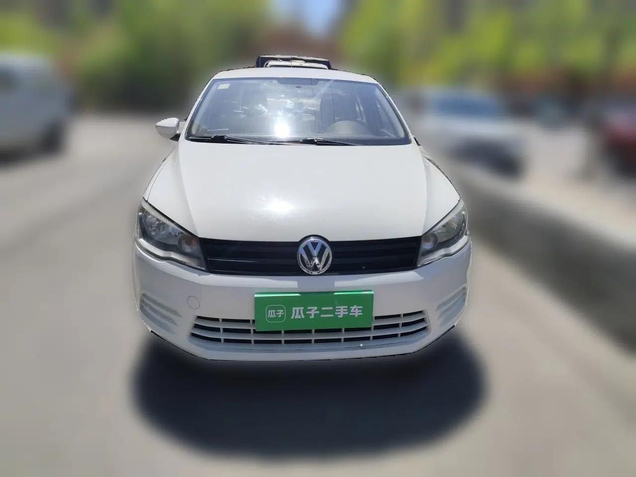 Volkswagen Jetta 2013 1.6L Manual Fashion Edition — миниатюра 2