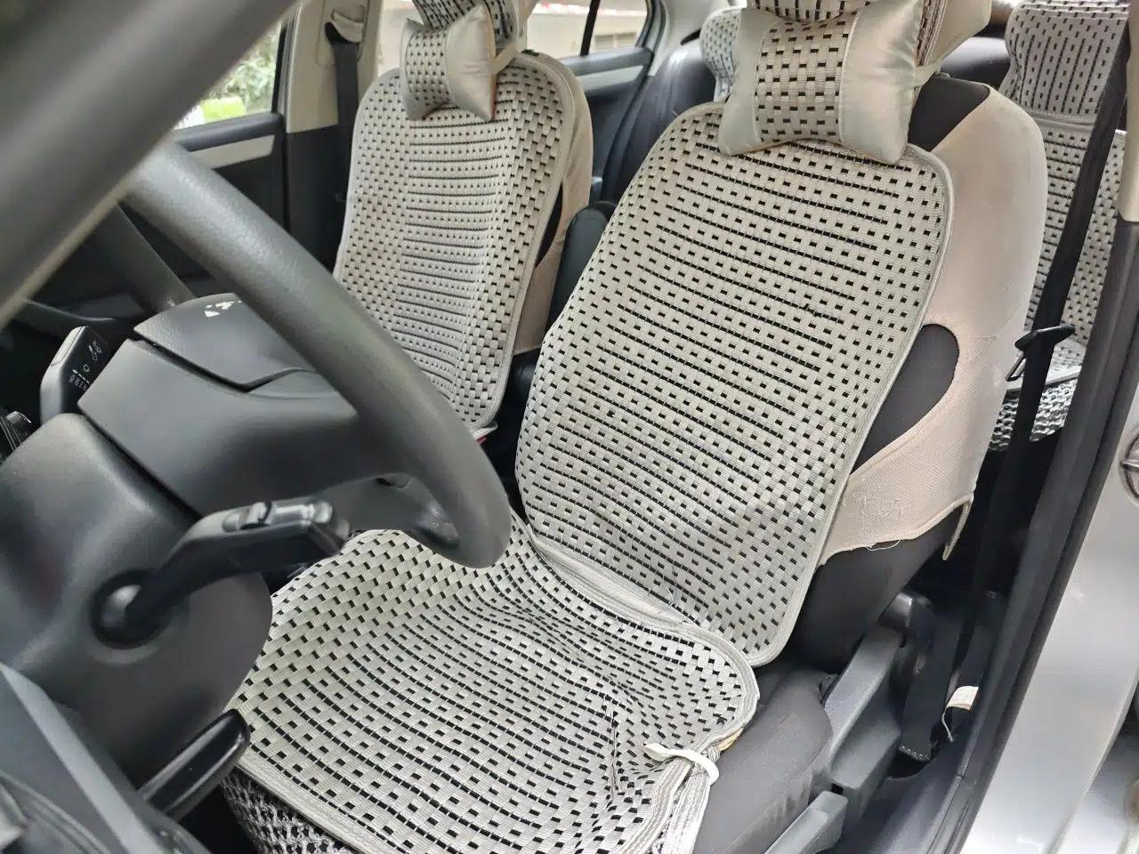 Volkswagen Jetta 2013 1.6L Manual Comfort Model — миниатюра 16