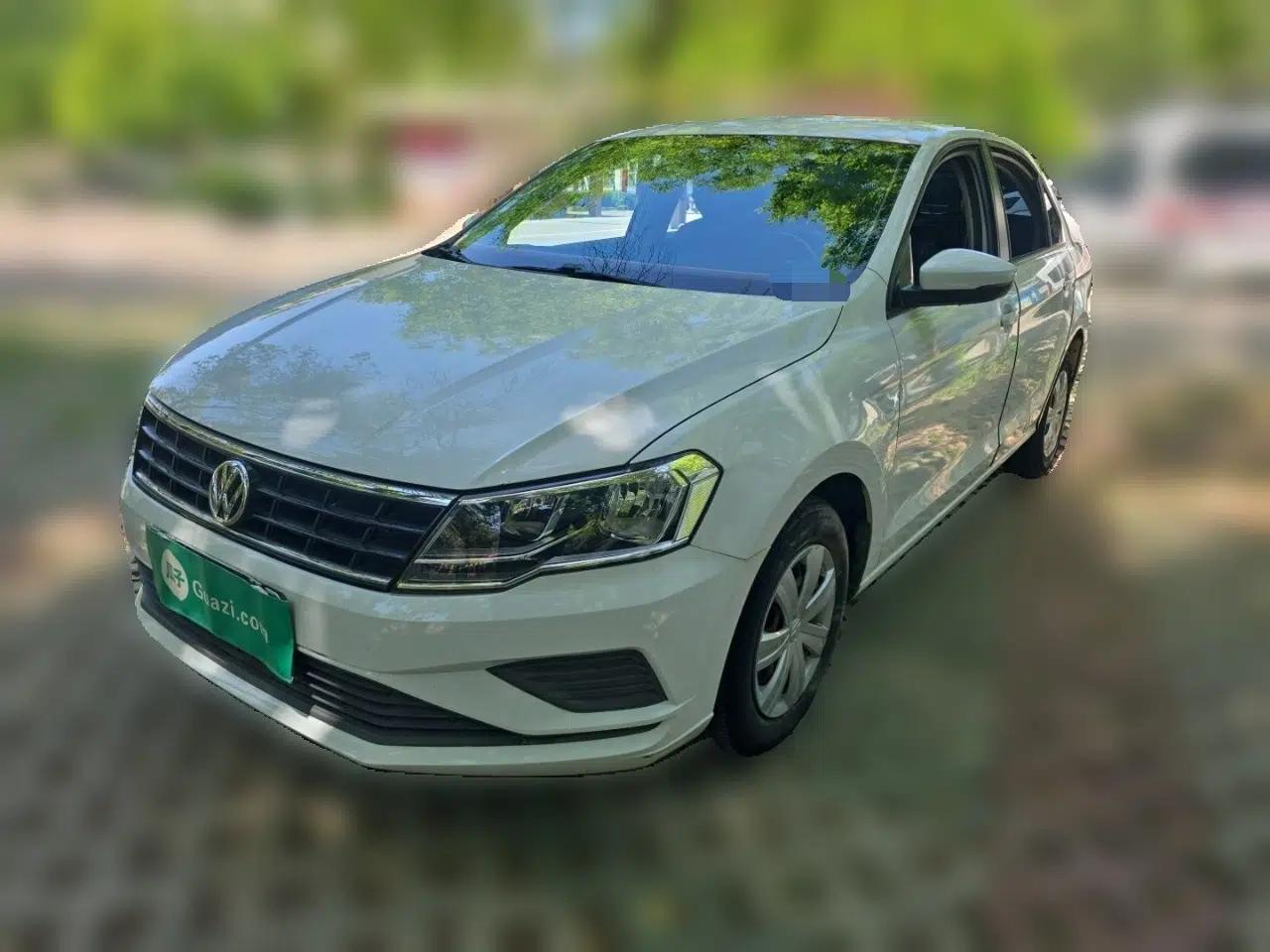 Volkswagen Jetta 2017 1.4L Manual Fashion Edition — миниатюра 1