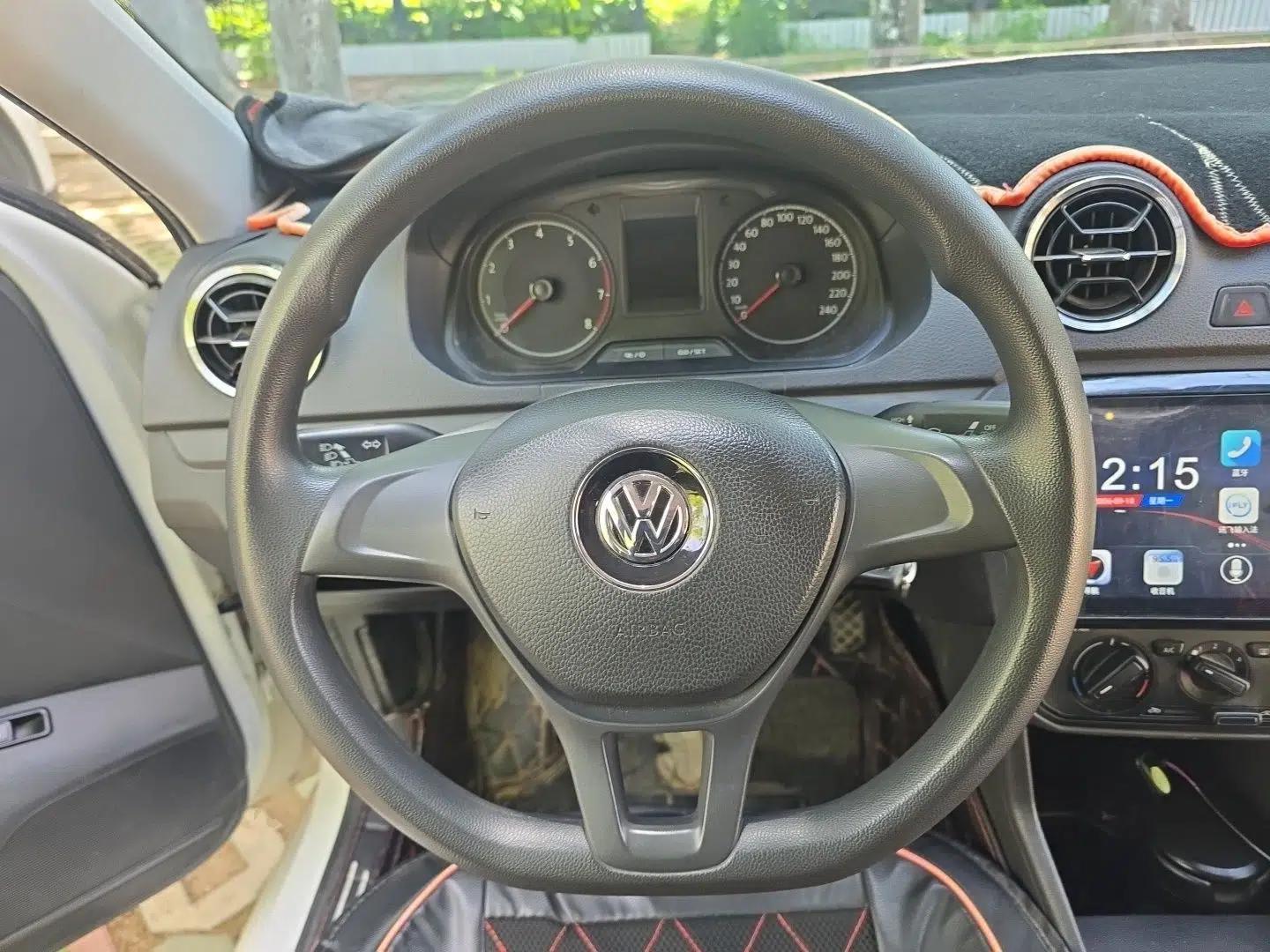 Volkswagen Jetta 2017 1.4L Manual Fashion Edition — миниатюра 11