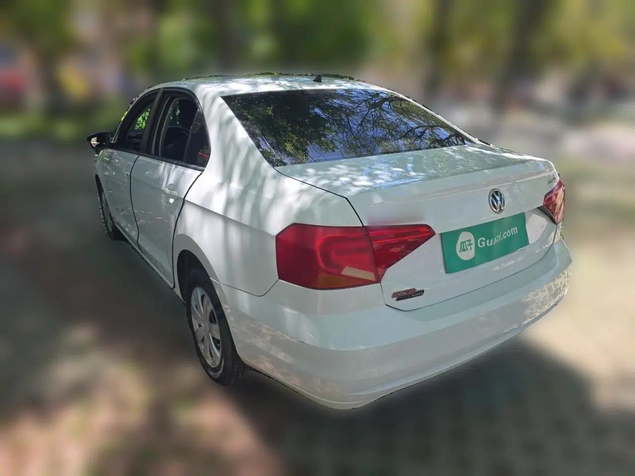 Volkswagen Jetta 2017 1.4L Manual Fashion Edition — миниатюра 4