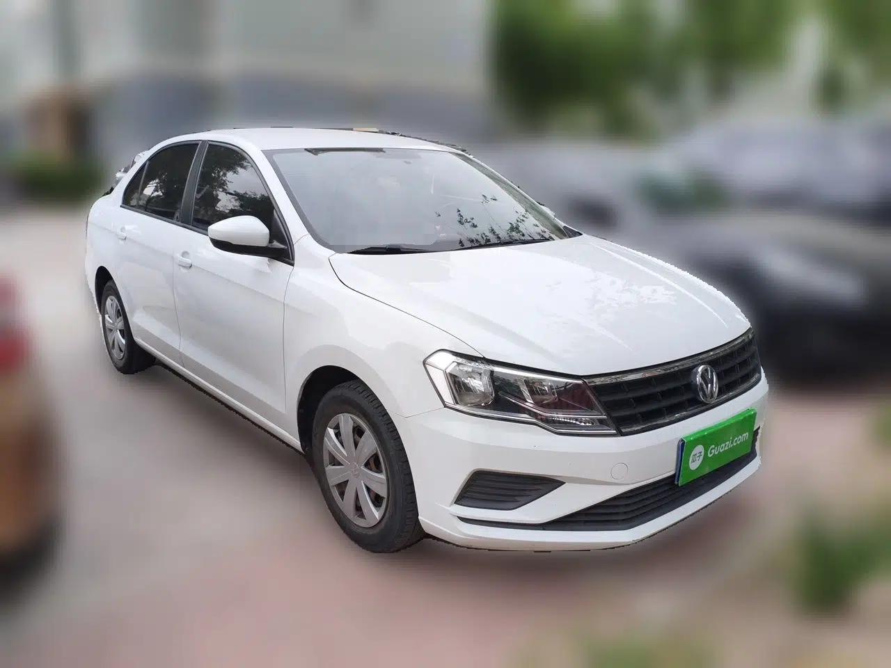 Volkswagen Jetta 2017 1.4L Manual Fashion Edition — миниатюра 3