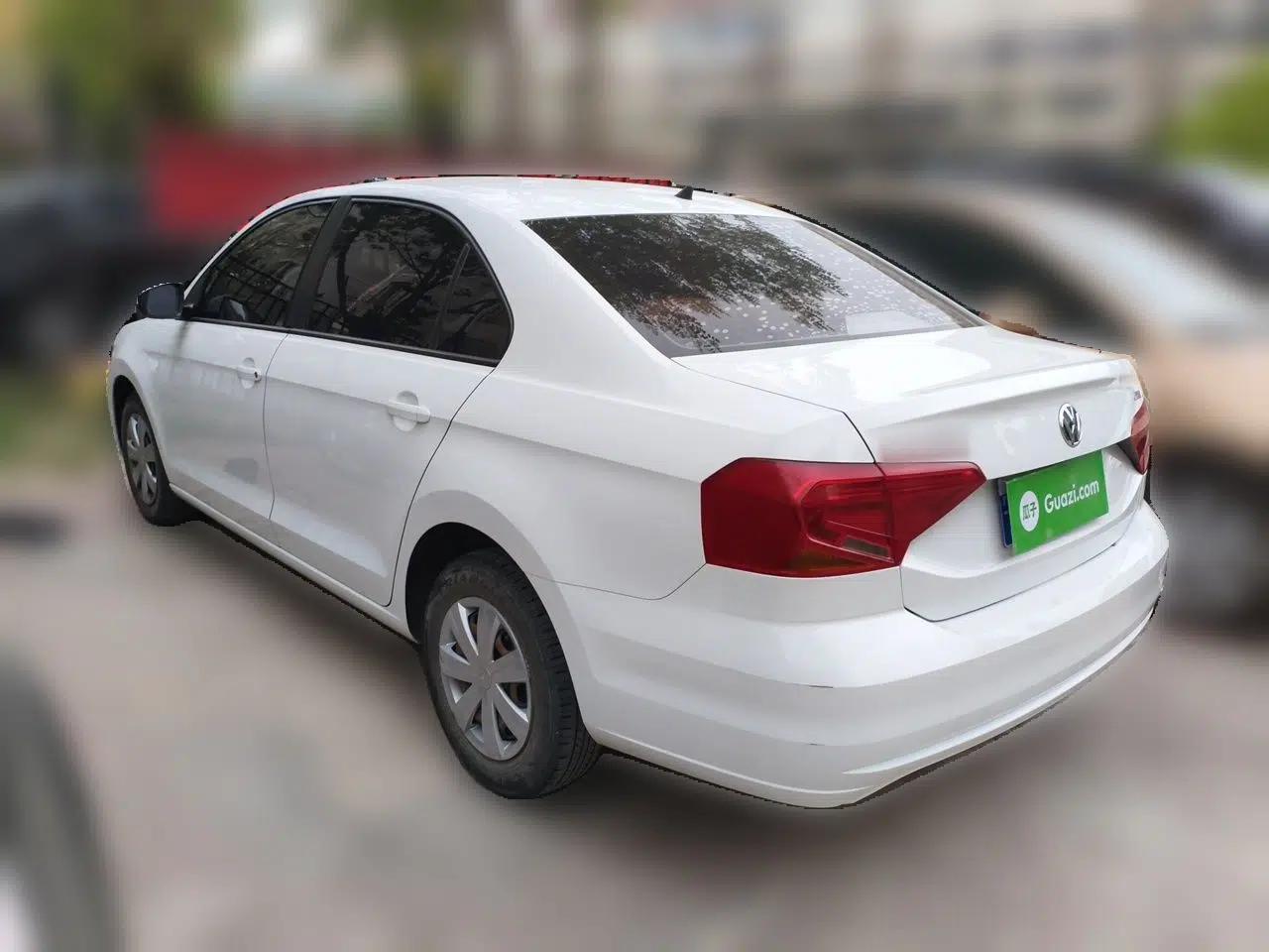 Volkswagen Jetta 2017 1.4L Manual Fashion Edition — миниатюра 4