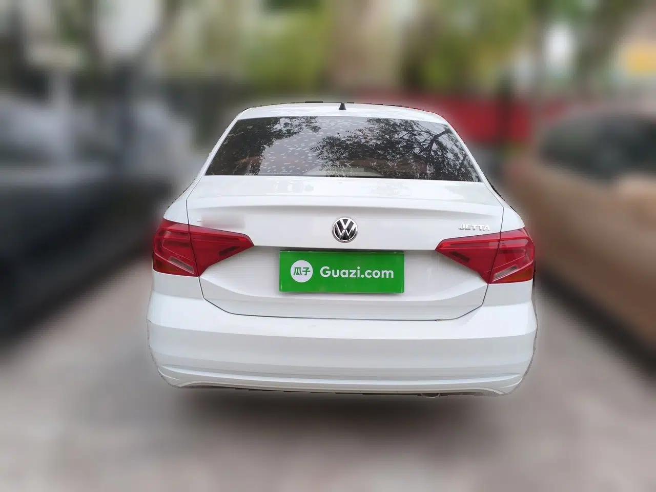 Volkswagen Jetta 2017 1.4L Manual Fashion Edition — миниатюра 5
