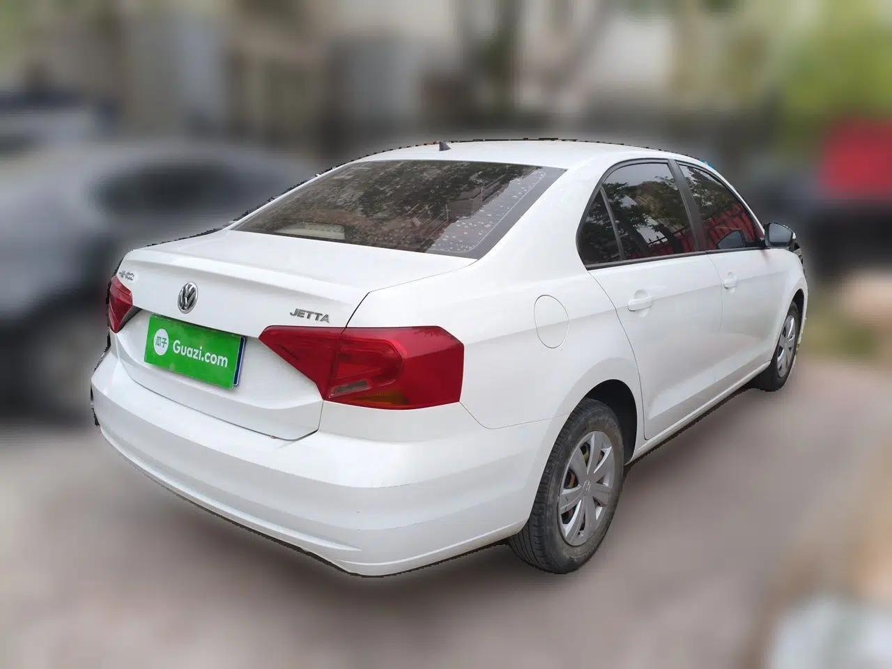 Volkswagen Jetta 2017 1.4L Manual Fashion Edition — миниатюра 6