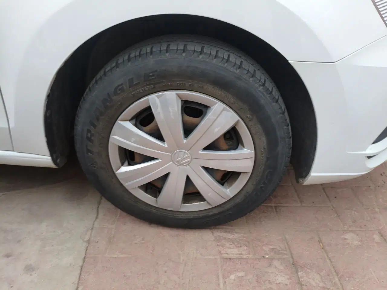 Volkswagen Jetta 2017 1.4L Manual Fashion Edition — миниатюра 8