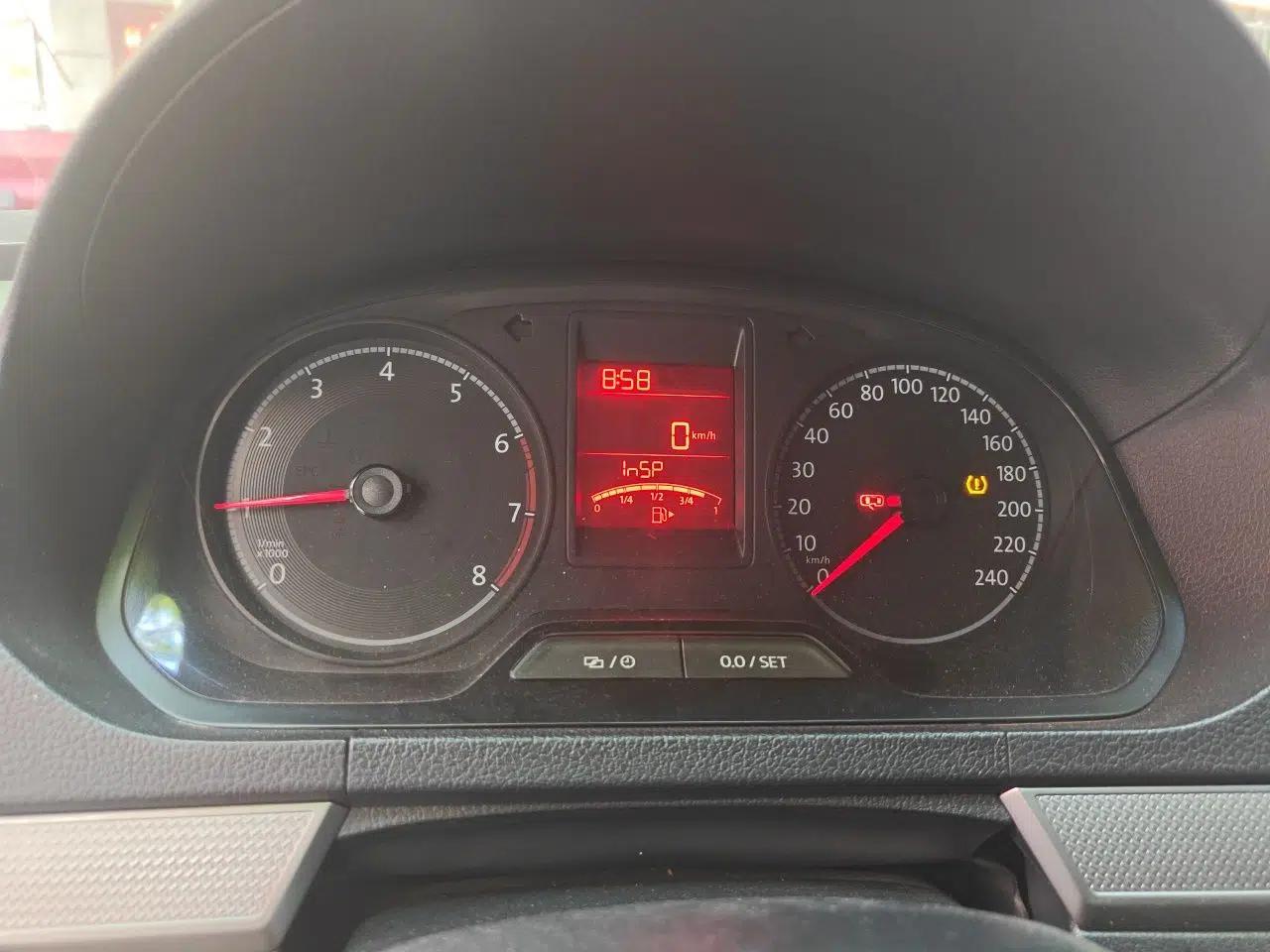 Volkswagen Jetta 2017 1.5L Manual Comfort Model — миниатюра 12
