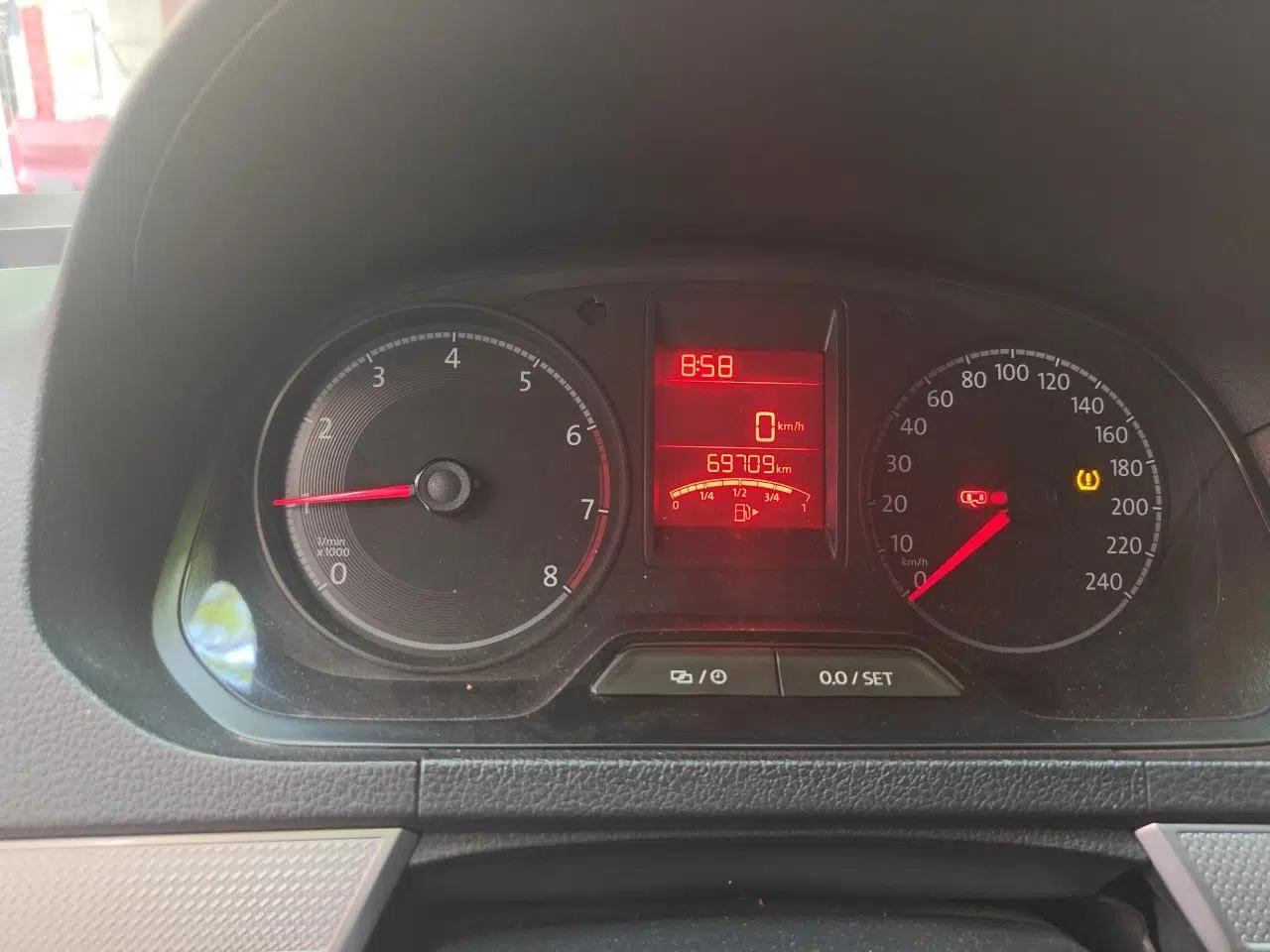 Volkswagen Jetta 2017 1.5L Manual Comfort Model — миниатюра 13