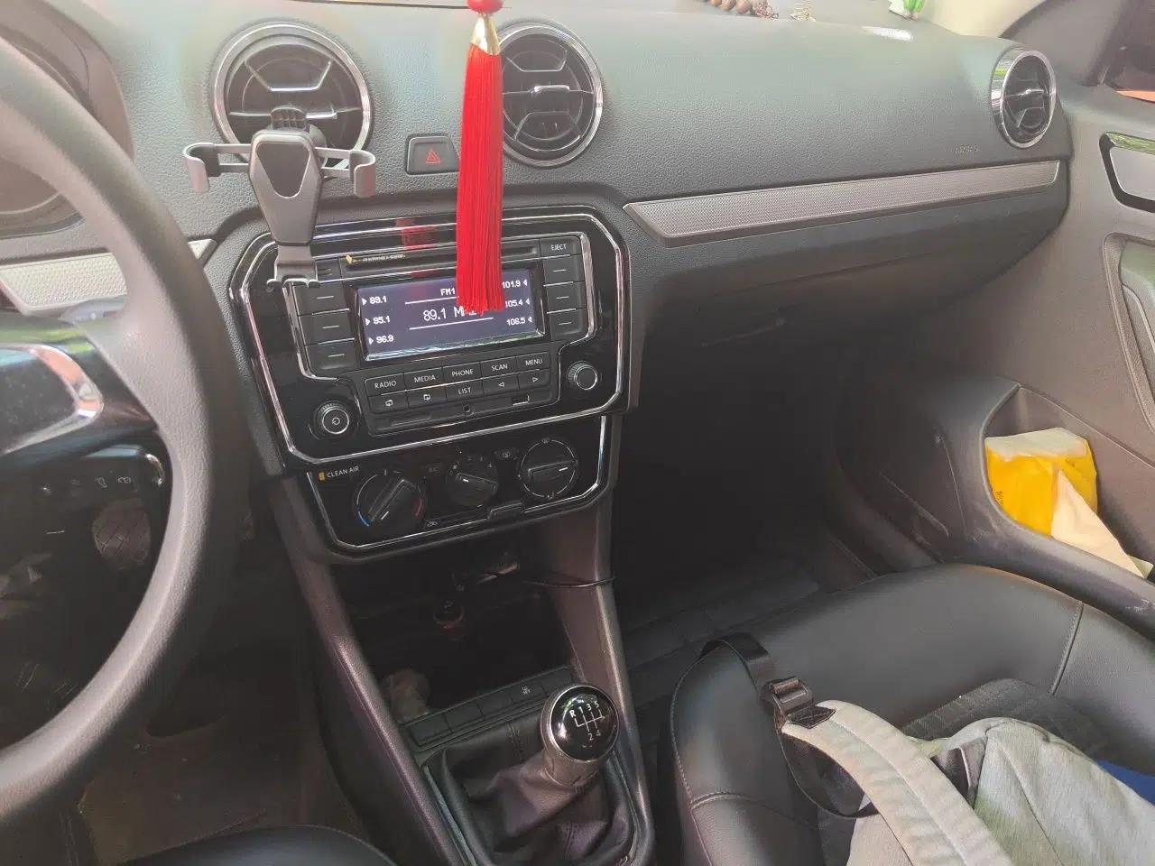 Volkswagen Jetta 2017 1.5L Manual Comfort Model — миниатюра 14