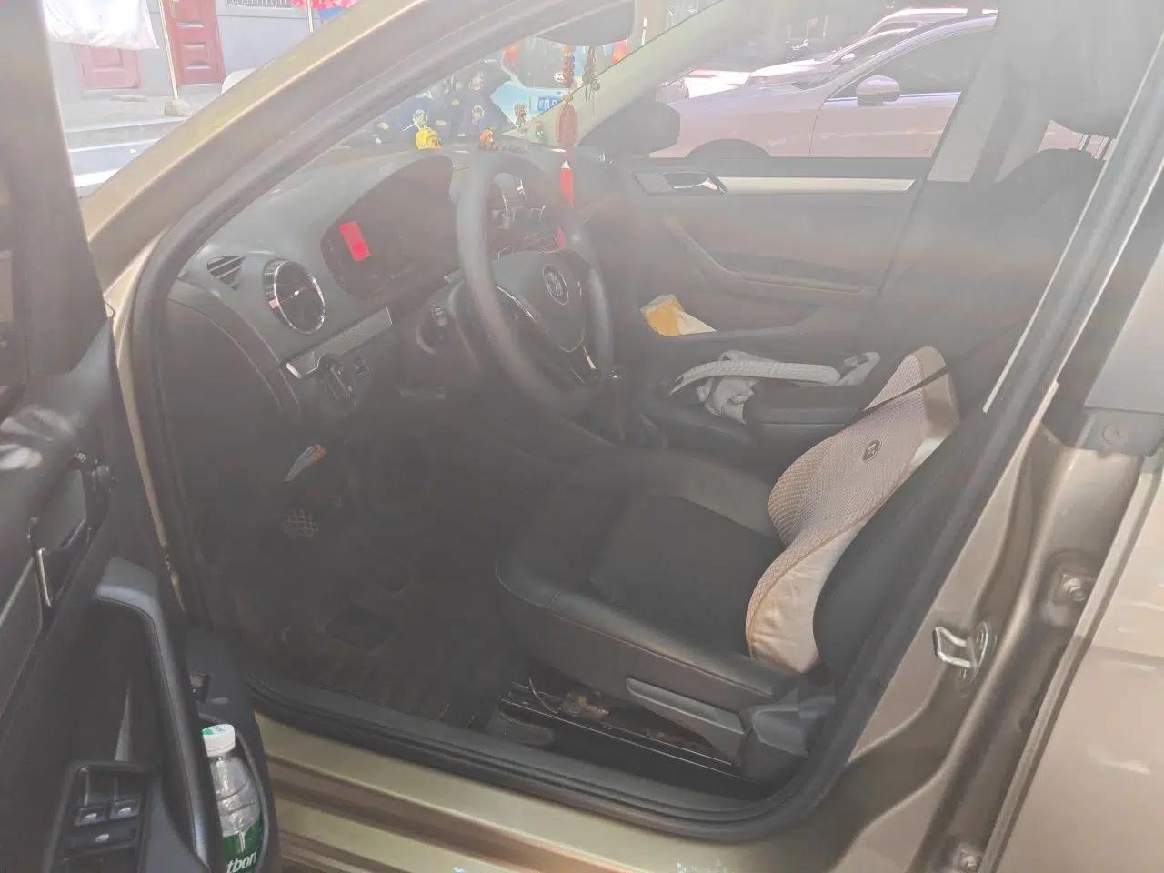 Volkswagen Jetta 2017 1.5L Manual Comfort Model — миниатюра 16
