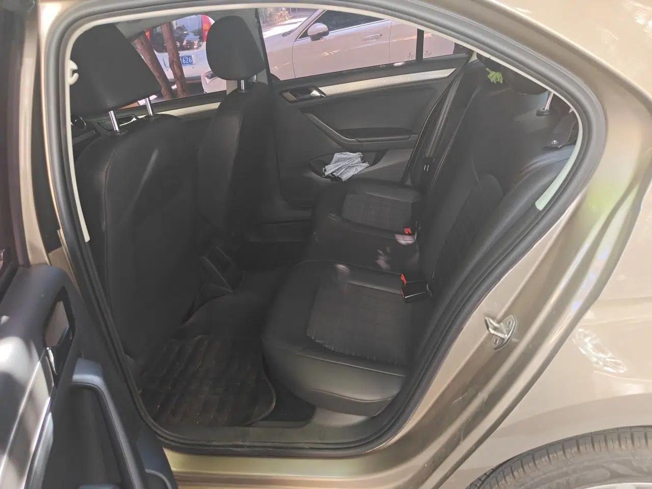 Volkswagen Jetta 2017 1.5L Manual Comfort Model — миниатюра 18