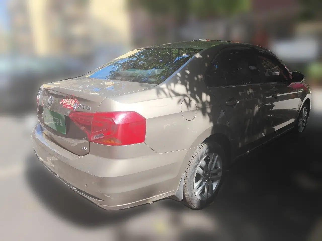 Volkswagen Jetta 2017 1.5L Manual Comfort Model — миниатюра 6