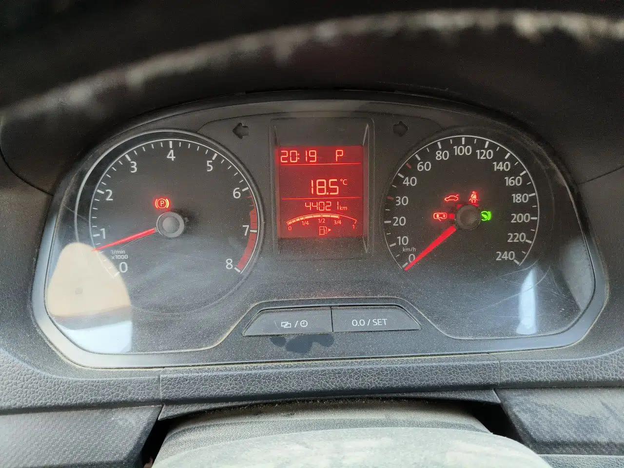 Volkswagen Jetta 2015 Value Edition 1.6L Automatic Fashion Version — миниатюра 13