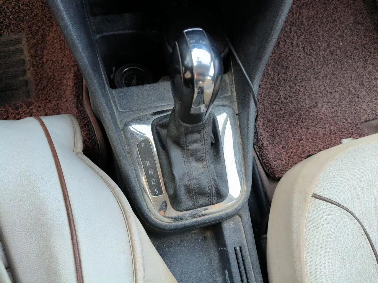 Volkswagen Jetta 2015 Value Edition 1.6L Automatic Fashion Version — миниатюра 15