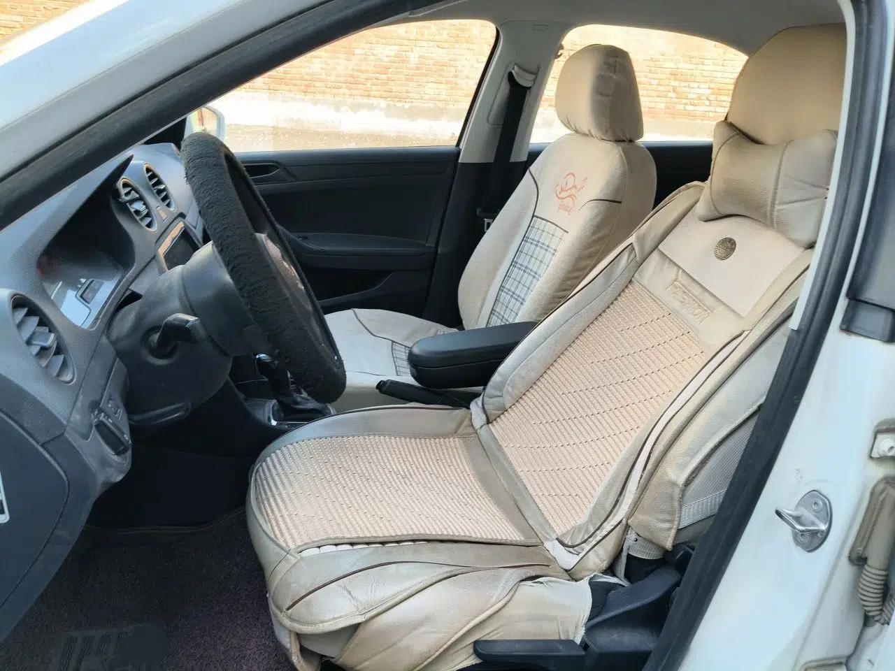 Volkswagen Jetta 2015 Value Edition 1.6L Automatic Fashion Version — миниатюра 16