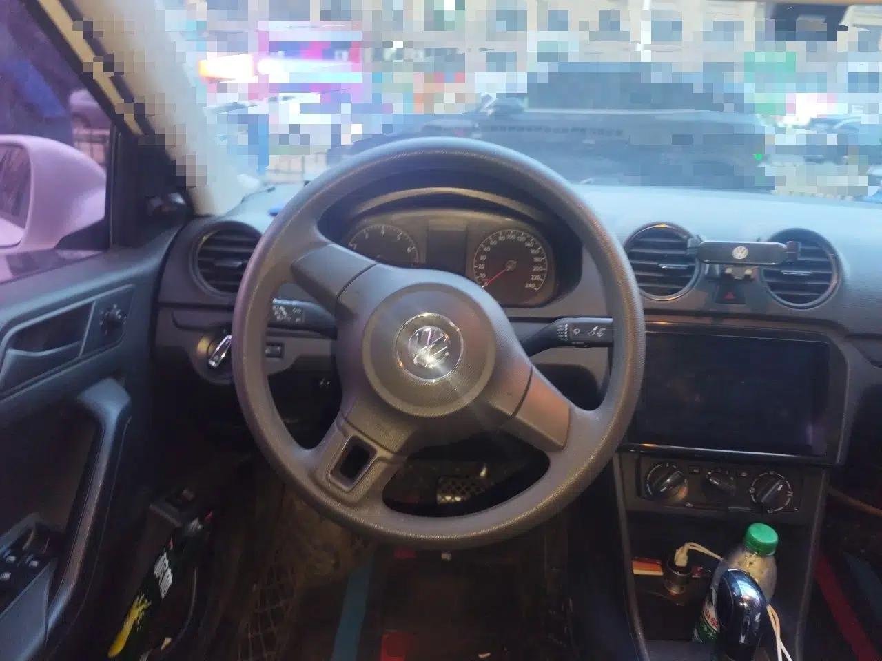 Volkswagen Jetta 2015 Value Edition 1.6L Automatic Fashion Version — миниатюра 11