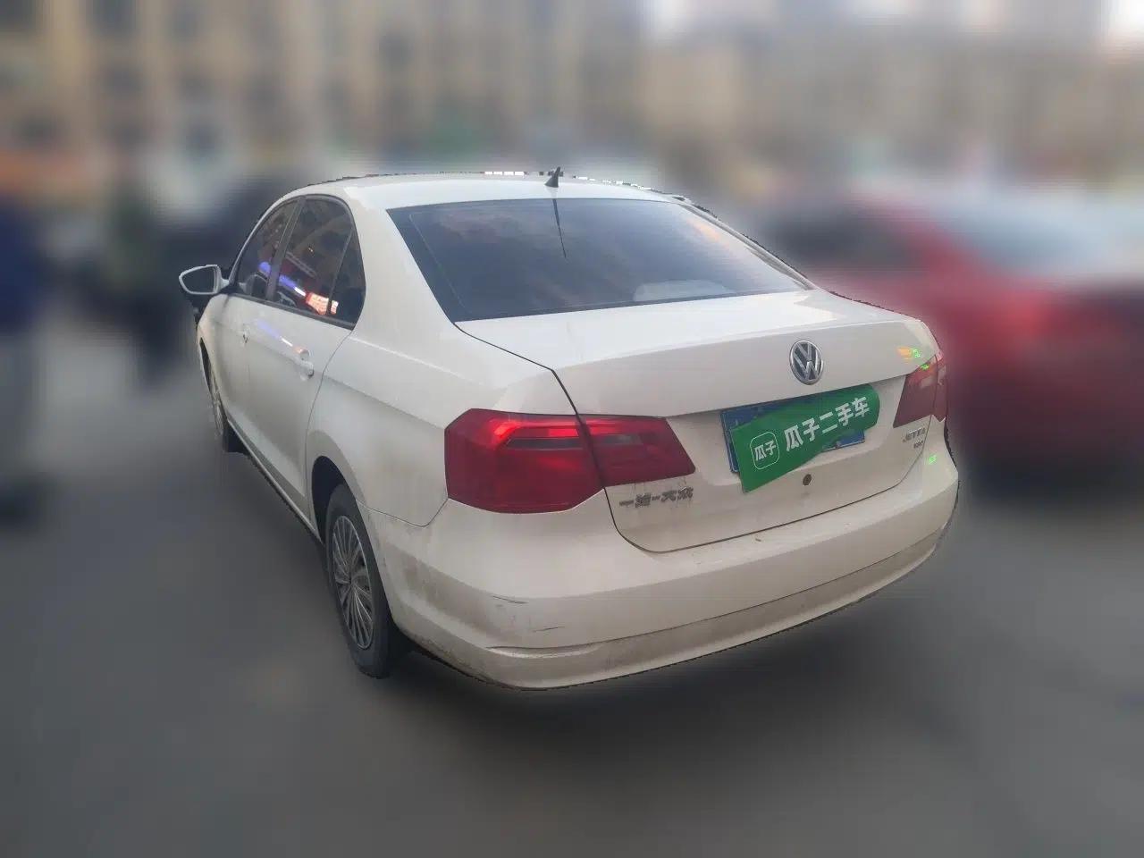 Volkswagen Jetta 2015 Value Edition 1.6L Automatic Fashion Version — миниатюра 4