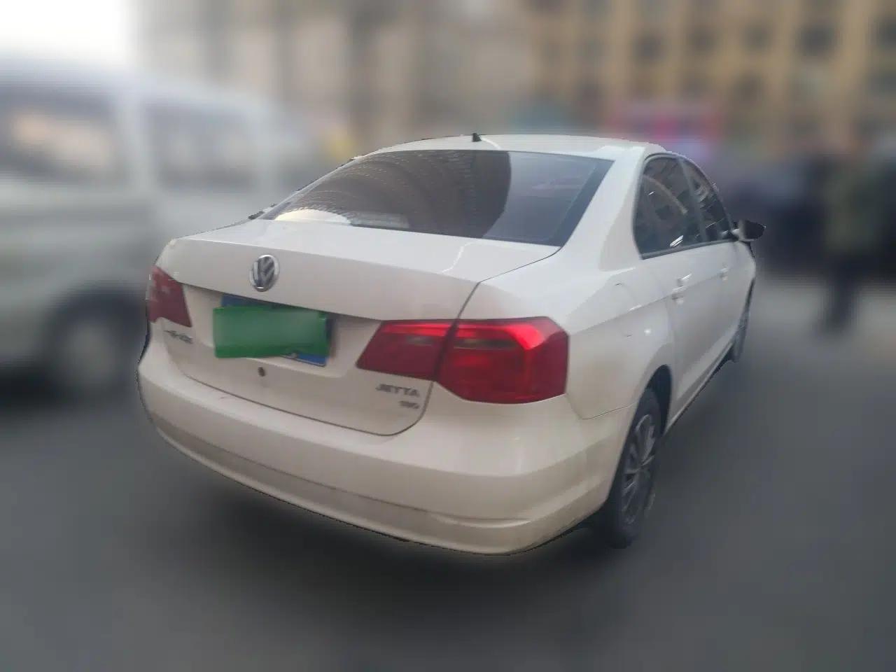 Volkswagen Jetta 2015 Value Edition 1.6L Automatic Fashion Version — миниатюра 6