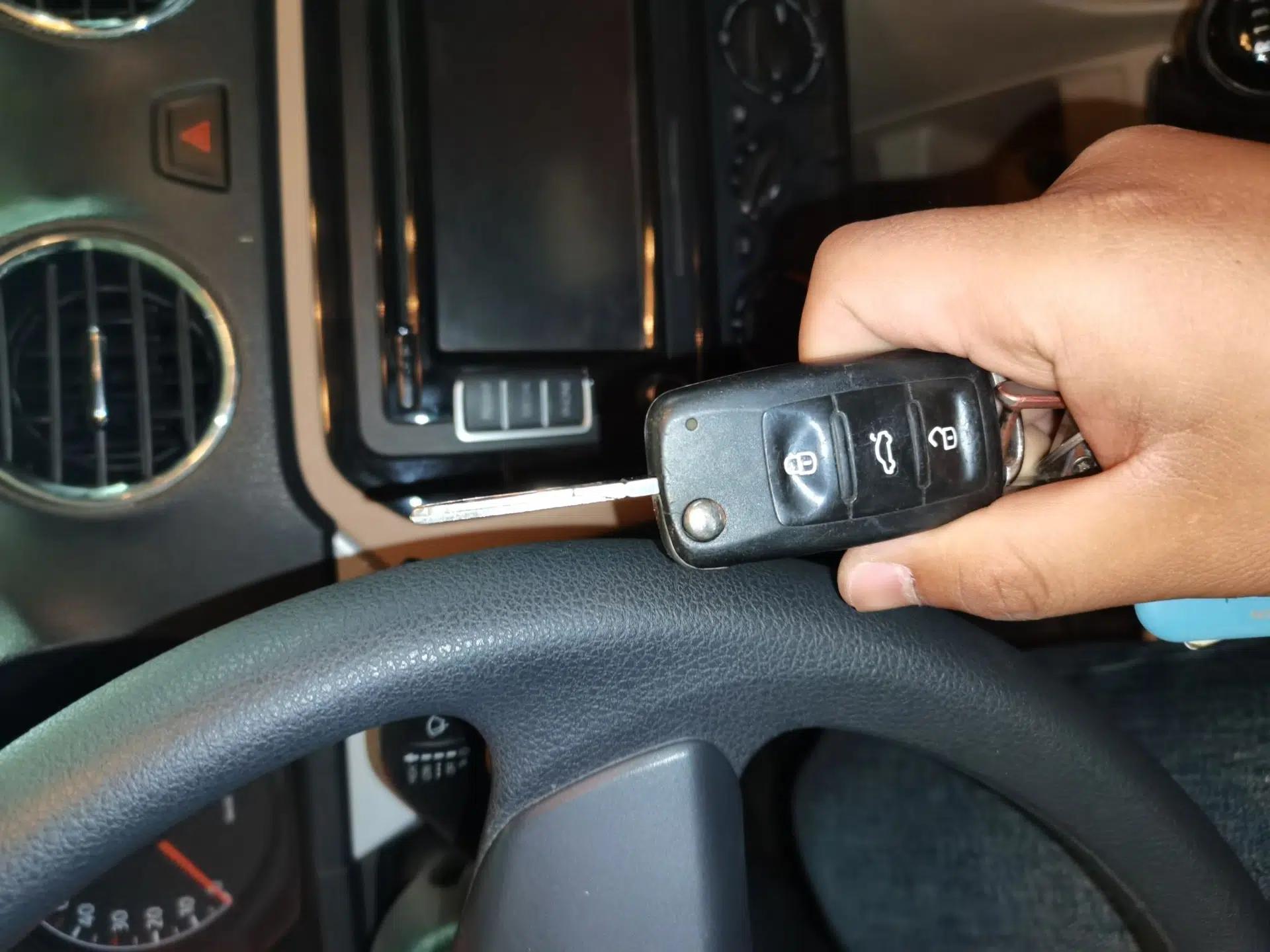 Volkswagen Jetta 2015 1.6L Manual Comfort Model — миниатюра 9