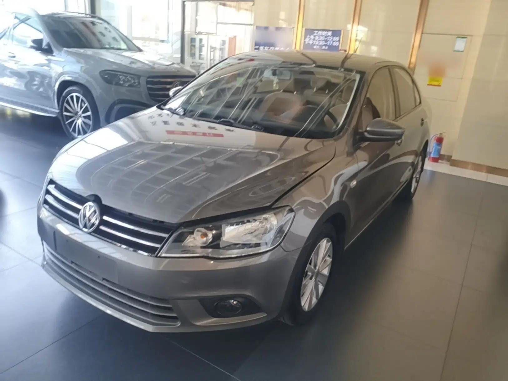 Volkswagen Jetta 2013 1.6L Automatic Comfort Model — миниатюра 1