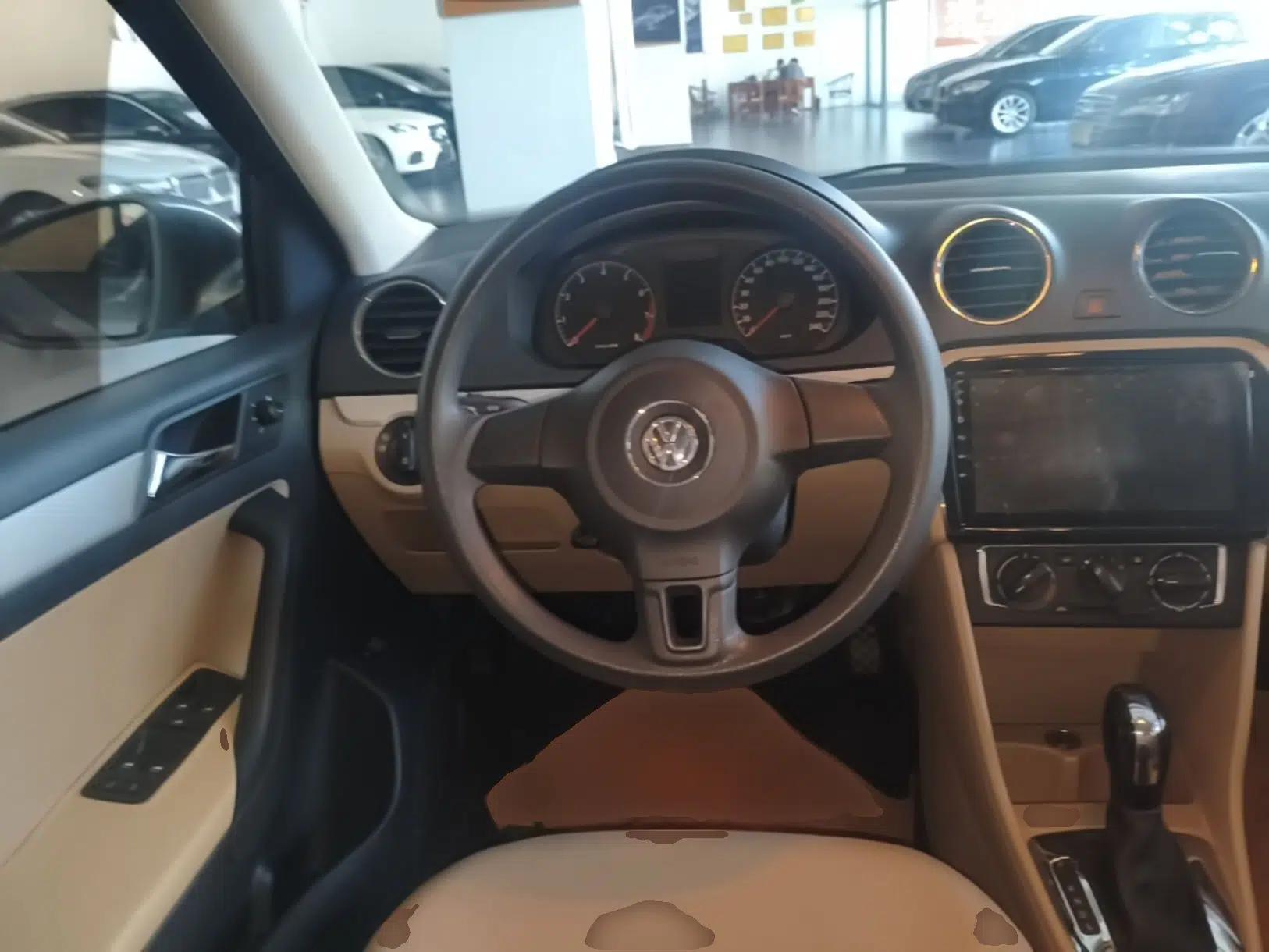 Volkswagen Jetta 2013 1.6L Automatic Comfort Model — миниатюра 13