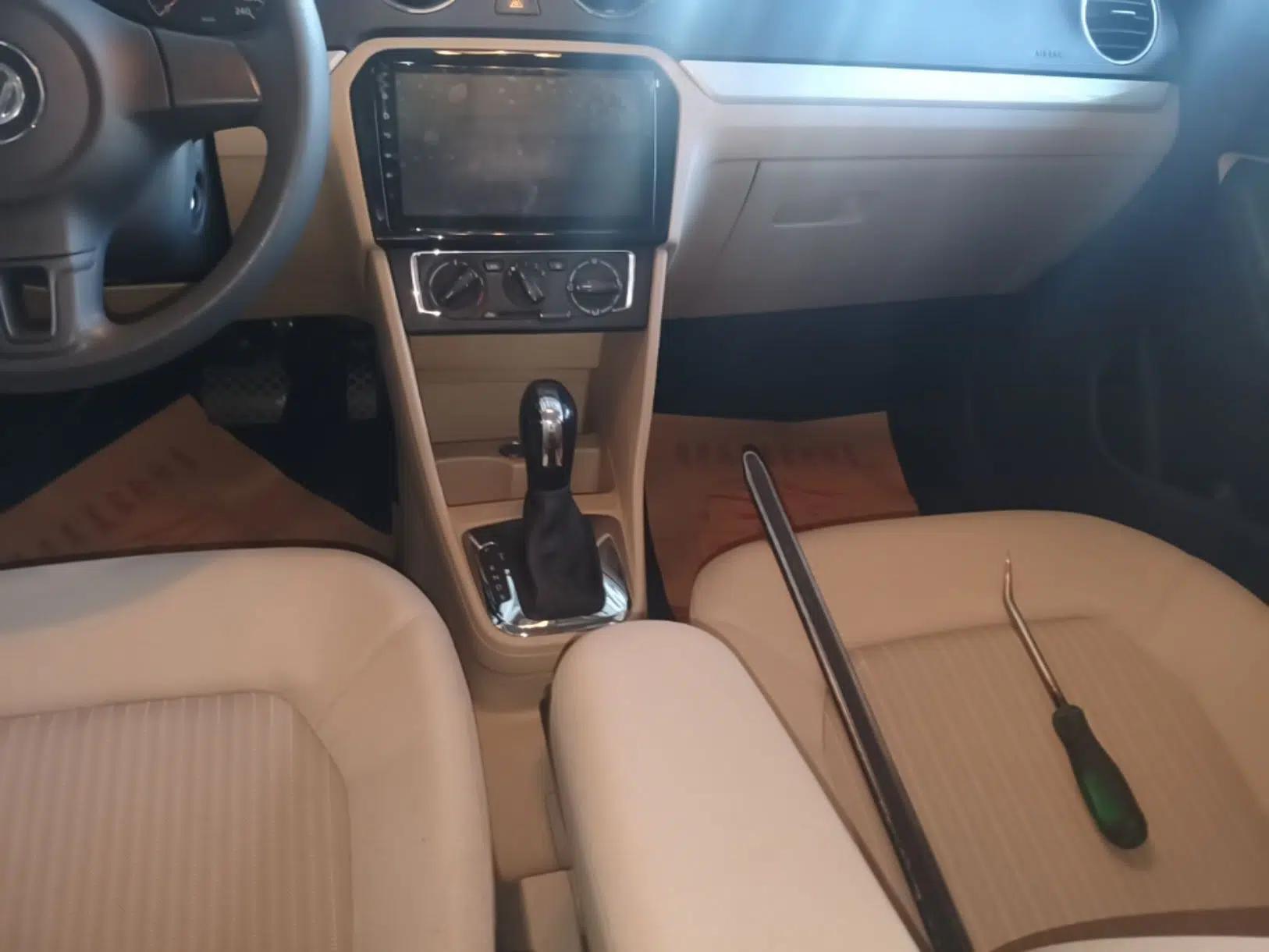 Volkswagen Jetta 2013 1.6L Automatic Comfort Model — миниатюра 16