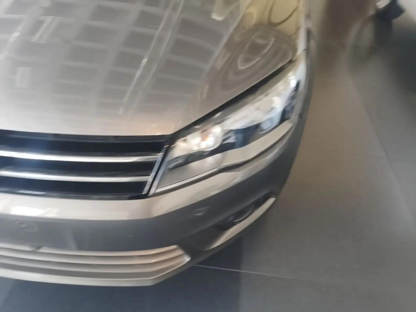 Volkswagen Jetta 2013 1.6L Automatic Comfort Model — миниатюра 5