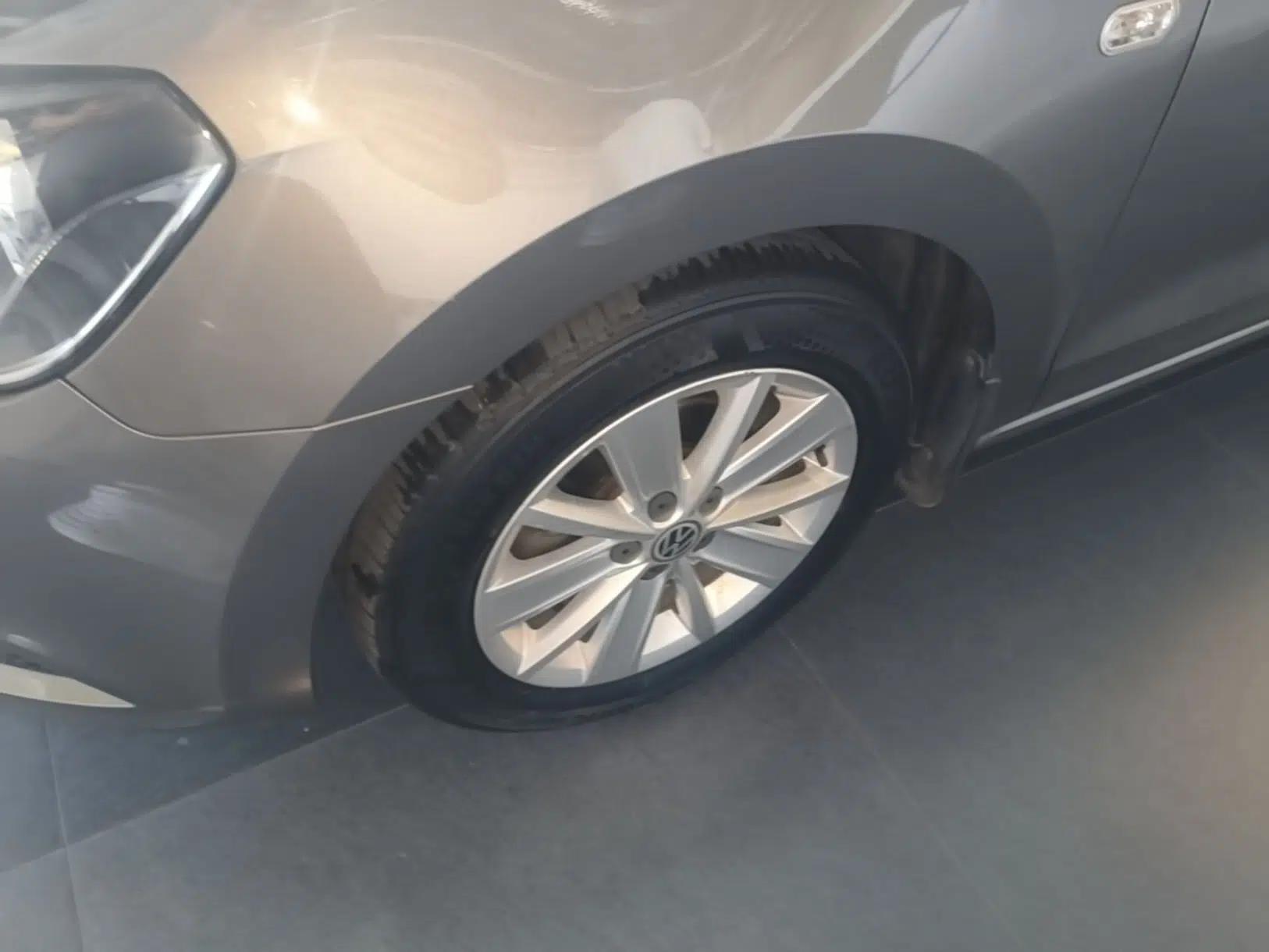 Volkswagen Jetta 2013 1.6L Automatic Comfort Model — миниатюра 9