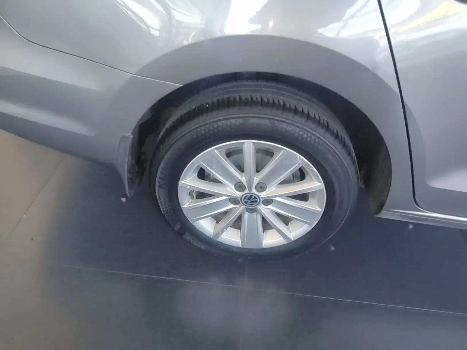 Volkswagen Jetta 2013 1.6L Automatic Comfort Model — миниатюра 10