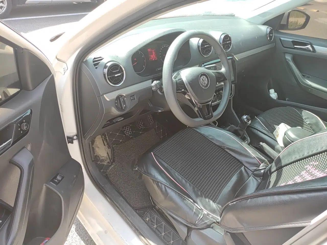 Volkswagen Jetta 2017 1.5L Manual Comfort Model — миниатюра 17