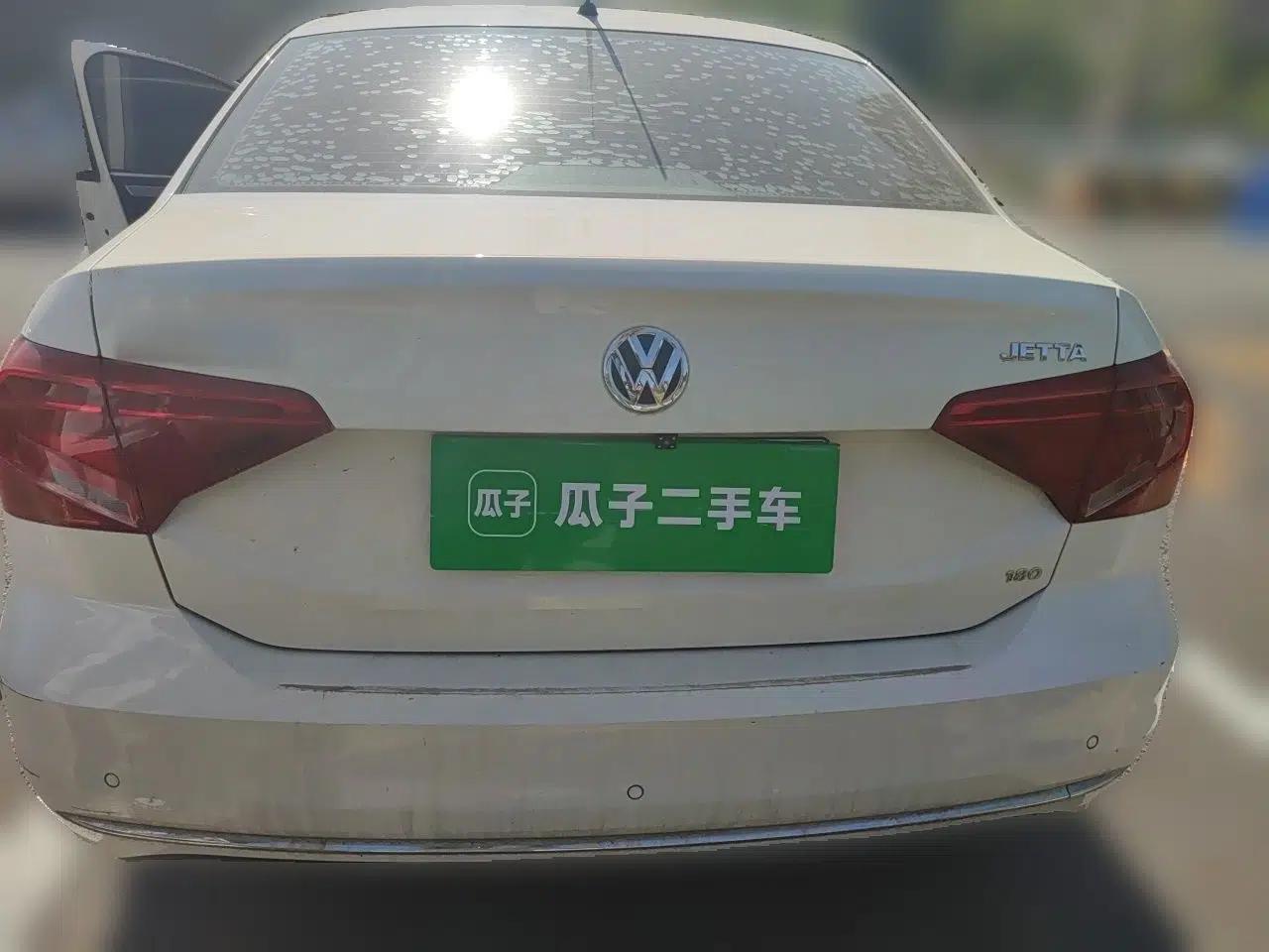 Volkswagen Jetta 2017 1.5L Manual Comfort Model — миниатюра 5